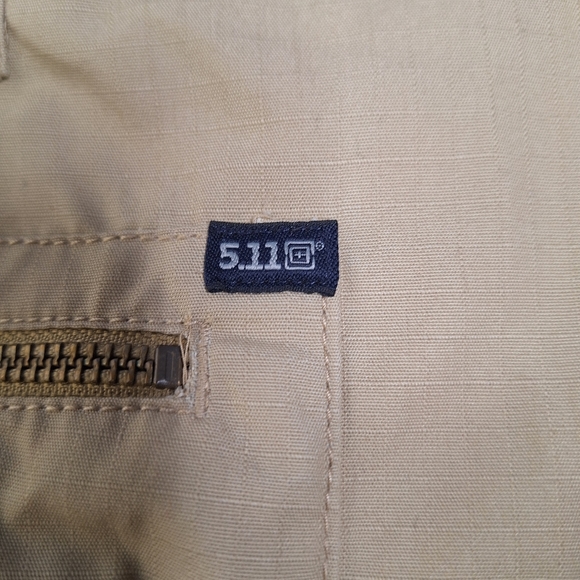 5.11 Tactical Vest extended size 2XL. - Picture 5 of 8